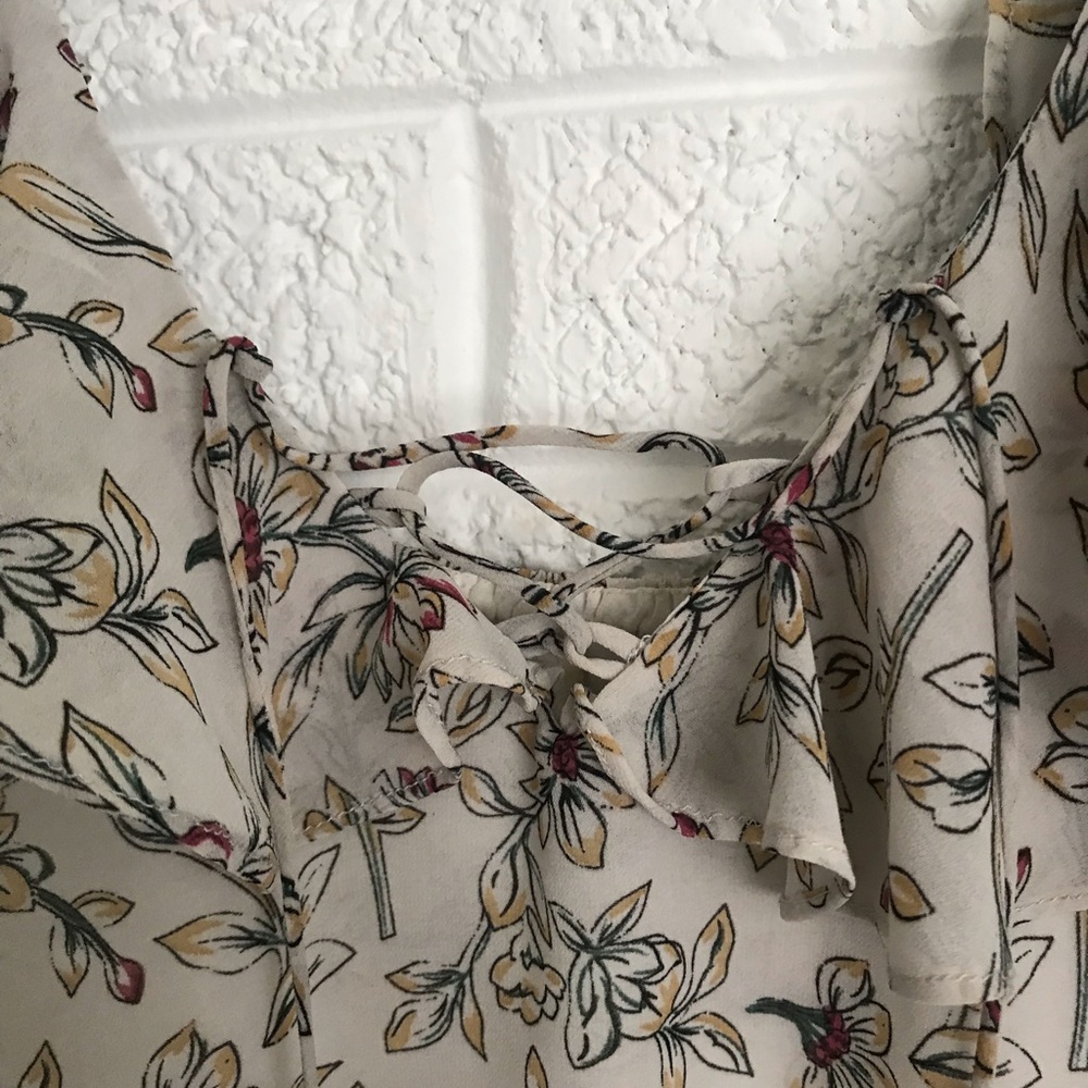 Floral blouse - Picture 2 of 4